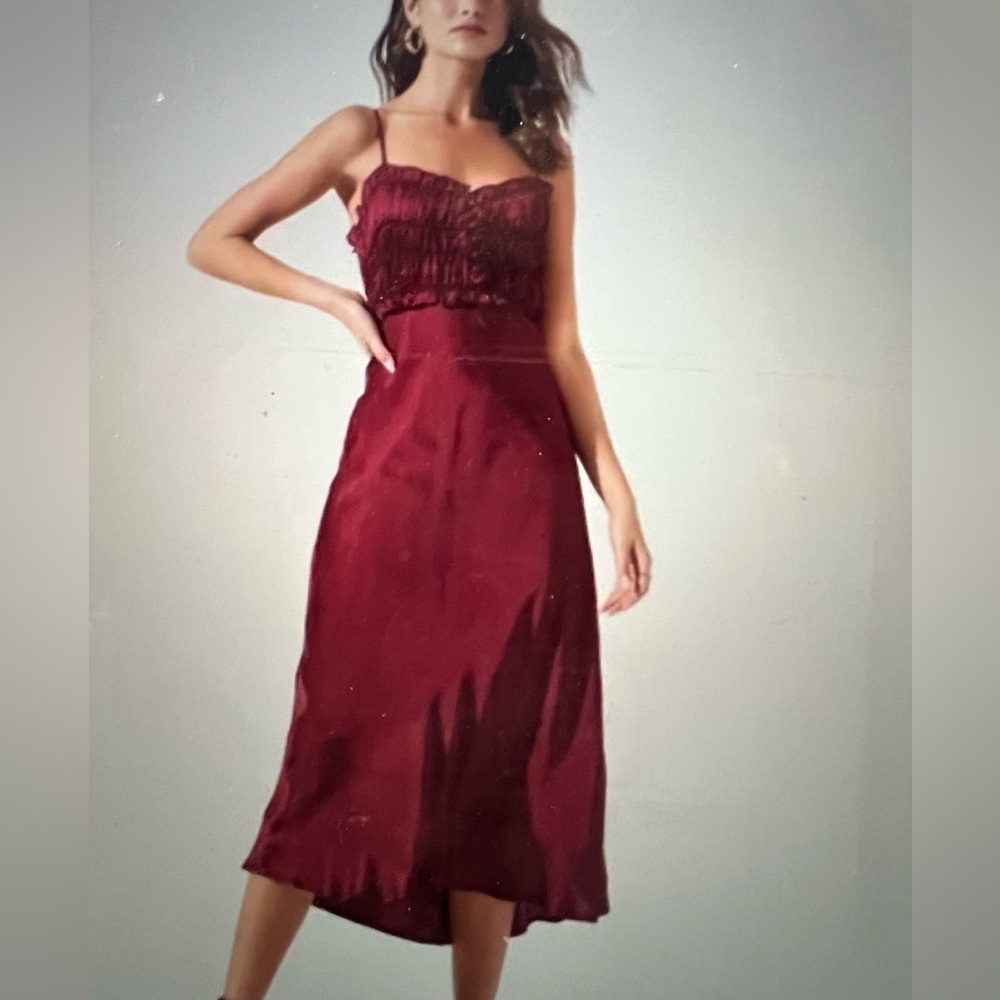 Astr The Label Size XS Zola Midi Dress NWT